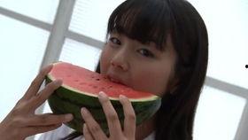 少女吃瓜图,揭秘校园八卦风云